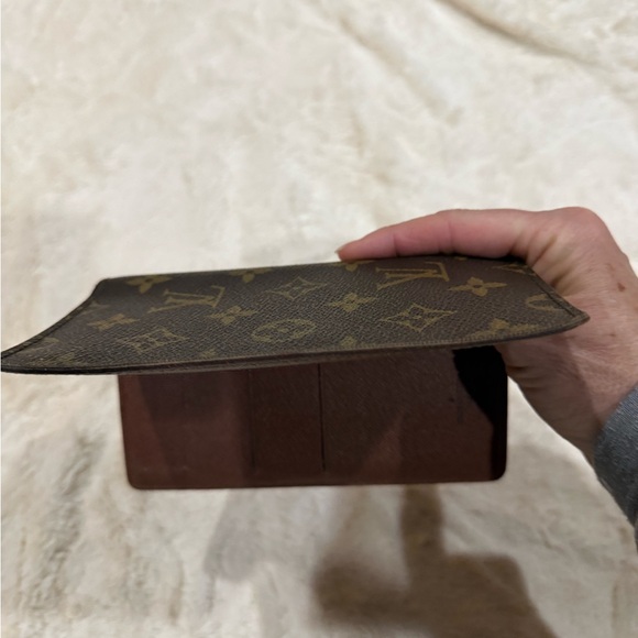 Louis Vuitton checkbook cover/credit card holder - Picture 9 of 9